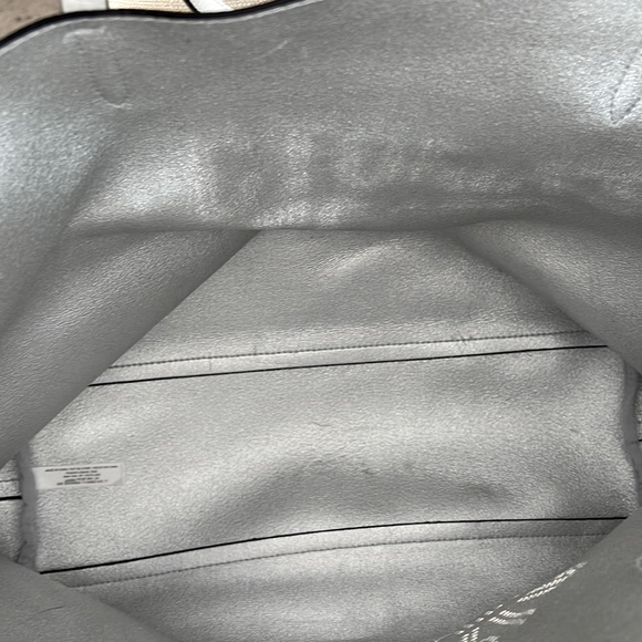 VICTORIA'S SECRET TOTE Large Faux Leather White With Silver! - Picture 5 of 6